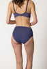 Rückansicht von einem Damen-Model, das HU almost blue baumwolle Maxi Slip Doppelpack trägt