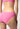 Nahaufnahme von einem Damen-Model, das HU attentive pink modal/viskose/tencel Rio Slip trägt