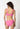 Rückansicht von einem Damen-Model, das HU attentive pink mikrofaser Soft BH herausn. Pads trägt