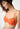 Nahaufnahme von einem Damen-Model, das HU almost orange mikrofaser Schalen BH trägt