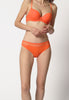 Vorderansicht von einem Damen-Model, das HU almost orange mikrofaser Rio Slip trägt