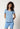 Vorderansicht von einem Damen-Model, das HU prismablue onelineflowers modal/viskose/tencel Shirt kurzarm trägt
