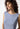 Nahaufnahme von einem Damen-Model, das HU attentive sky modal/viskose/tencel Tanktop trägt