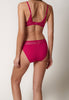 Rückansicht von einem Damen-Model, das HU alp pink mikrofaser Rio Slip trägt