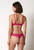 Rückansicht von einem Damen-Model, das HU alp pink mikrofaser Bügel BH trägt