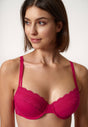 Nahaufnahme von einem Damen-Model, das HU alp pink mikrofaser Bügel BH trägt