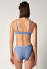 Rückansicht von einem Damen-Model, das HU ashleigh blue mikrofaser Spacer BH trägt