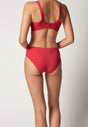 Rückansicht von einem Damen-Model, das HU bittersweet mikrofaser Rio Slip trägt