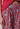 Nahaufnahme von einem Damen-Model, das HU red paisleyflowers modal/viskose/tencel Pants lang trägt
