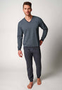 Vorderansicht von einem Herren-Model, das HU graphic minimal baumwolle Pyjama lang trägt