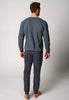 Rückansicht von einem Herren-Model, das HU graphic minimal baumwolle Pyjama lang trägt