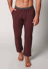 Vorderansicht von einem Herren-Model, das HU maroon banner minimal baumwolle Hose lang trägt
