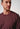 Nahaufnahme von einem Herren-Model, das HU maroon banner minimal baumwolle Pyjama lang trägt