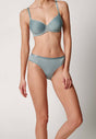 Vorderansicht von einem Damen-Model, das HU arona mikrofaser Rio Slip Doppelpack trägt