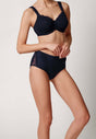 Vorderansicht von einem Damen-Model, das HU baritone blue mikrofaser Maxi Slip trägt