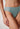 Nahaufnahme von einem Damen-Model, das HU arona mikrofaser Rio Slip trägt