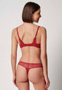 Rückansicht von einem Damen-Model, das HU red dahlia mikrofaser Bügel BH trägt