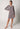 Vorderansicht von einem Damen-Model, das HU bark paisley modal/viskose/tencel Nachthemd langarm trägt