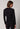 Rückansicht von einem Damen-Model, das HU anthracite modal/viskose/tencel Shirt langarm trägt