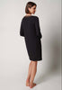Rückansicht von einem Damen-Model, das HU anthracite modal/viskose/tencel Nachthemd langarm trägt
