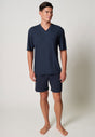 Vorderansicht von einem Herren-Model, das HU outer space minimal baumwolle Pyjama kurz trägt