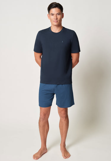 Vorderansicht von einem Herren-Model, das HU outer space modal/viskose/tencel Pyjama kurz trägt