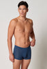Vorderansicht von einem Herren-Model, das HU ensign blue minimal modal/viskose/tencel Pants trägt