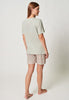 Rückansicht von einem Damen-Model, das HU flower garden baumwolle Pyjama kurz trägt