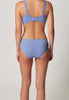 Rückansicht von einem Damen-Model, das HU lavender lustre mikrofaser Rio Slip trägt