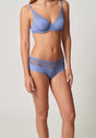 Vorderansicht von einem Damen-Model, das HU lavender lustre mikrofaser Panty trägt