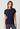 Vorderansicht von einem Damen-Model, das HU baritone blue modal/viskose/tencel Shirt kurzarm trägt