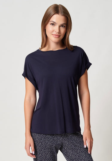 Vorderansicht von einem Damen-Model, das HU baritone blue modal/viskose/tencel Shirt kurzarm trägt