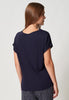Rückansicht von einem Damen-Model, das HU baritone blue modal/viskose/tencel Shirt kurzarm trägt