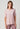 Vorderansicht von einem Damen-Model, das HU silver peony modal/viskose/tencel Shirt kurzarm trägt