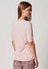 Rückansicht von einem Damen-Model, das HU silver peony modal/viskose/tencel Shirt kurzarm trägt