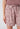 Nahaufnahme von einem Damen-Model, das HU painted paisley modal/viskose/tencel Shorts trägt