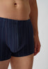 Nahaufnahme von einem Herren-Model, das HU china blue selection baumwolle Pants Doppelpack trägt