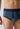 Nahaufnahme von einem Herren-Model, das HU dark denim rhombus baumwolle Slip mit Eingriff trägt