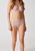 Vorderansicht von einem Damen-Model, das HU burnished lilac mikrofaser Maxi Slip trägt