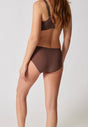 Rückansicht von einem Damen-Model, das HU plum truffle mikrofaser Midi Slip trägt