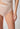 Nahaufnahme von einem Damen-Model, das HU silver grey modal/viskose/tencel Rio Slip trägt