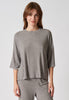 Vorderansicht von einem Damen-Model, das HU taupe grey melange modal/viskose/tencel Shirt kurzarm trägt