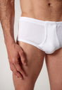Nahaufnahme von einem Herren-Model, das HU white baumwolle Slip mit Eingriff Doppelpack trägt