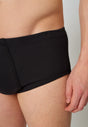 Nahaufnahme von einem Herren-Model, das HU black baumwolle Slip mit Eingriff Doppelpack trägt