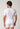 Rückansicht von einem Herren-Model, das HU white baumwolle Shirt kurzarm Doppelpack trägt