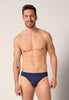 Vorderansicht von einem Herren-Model, das HU blue-black selection baumwolle Slip 3er Pack trägt