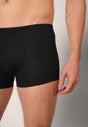 Ansicht von einem Herren-Model, das HU blue-black selection baumwolle Pants 3er Pack trägt