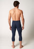 Rückansicht von einem Herren-Model, das HU navy baumwolle Pants 3/4 lang mit Eingriff trägt