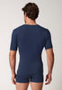 Rückansicht von einem Herren-Model, das HU navy baumwolle Shirt kurzarm trägt