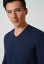 Nahaufnahme von einem Herren-Model, das HU dress blue baumwolle Shirt langarm trägt